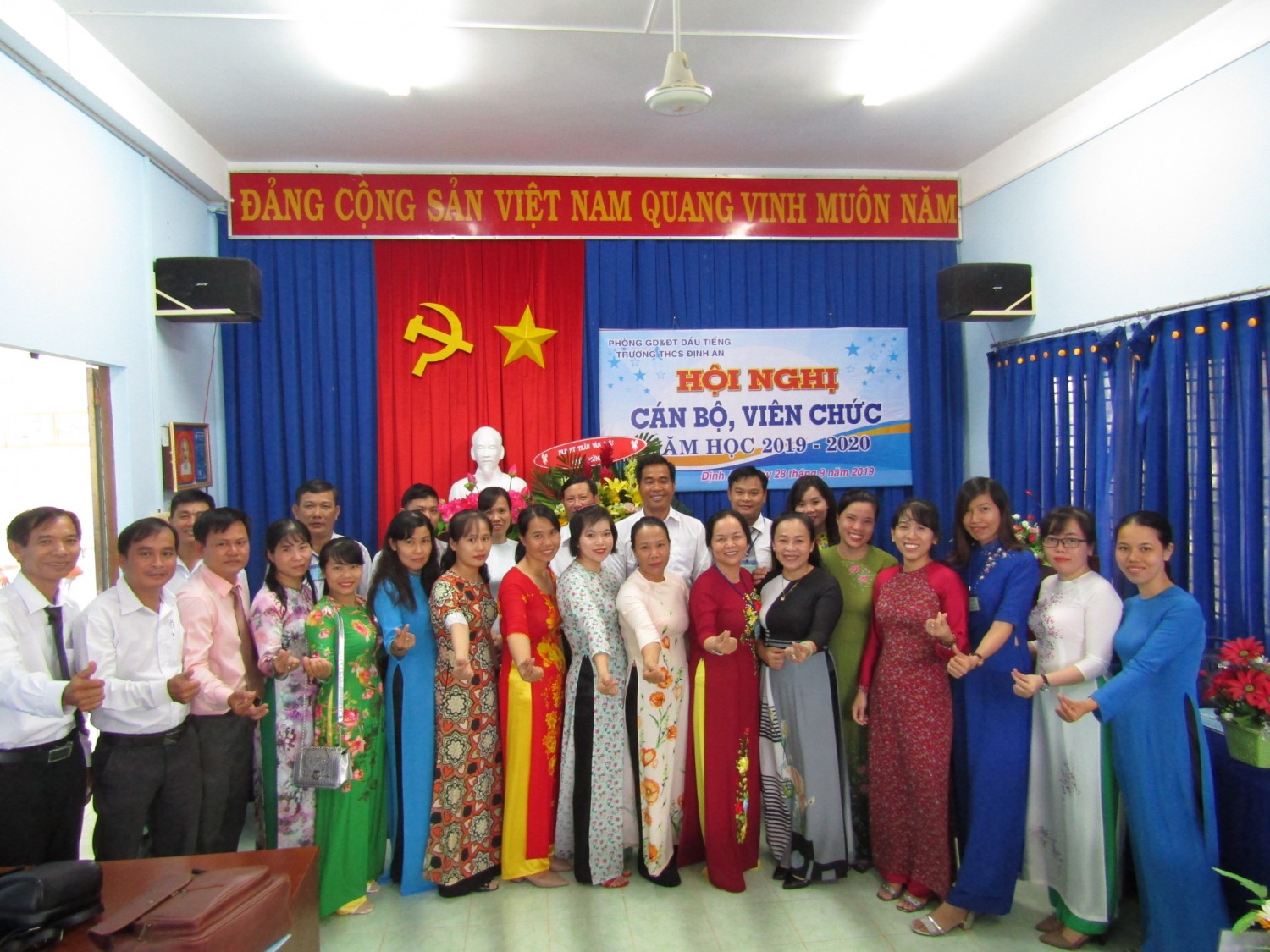 HỘI NGHỊ CÁN BỘ VIÊN CHỨC NĂM HỌC 2019-2020